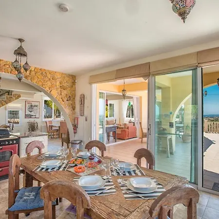 In Sleeps 8 Includes Swimming Pool And Air Con 5 Πρωταράς