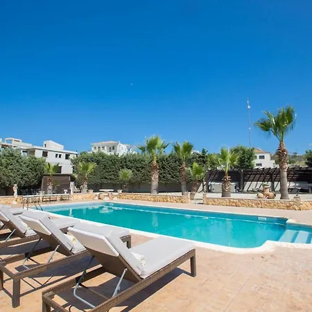In Sleeps 8 Includes Swimming Pool And Air Con 5 Βίλα Πρωταράς